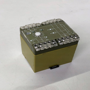 PLC E <span class=keywords><strong>3</strong></span> V22 安全继电器 474200 - Product Image 1