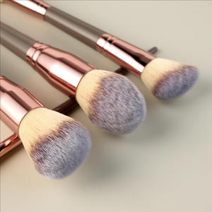 Set de 15 Brochas de Maquillaje Marrón y Negro con Cerdas Veganas Sintéticas, Kit de Brochas Cosméticas con Bolsa para Maquillaje de Rostro y Ojos, OEM - Product Image 4