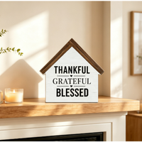 Panneau en bois rustique en forme de maison de ferme, avec inscription « Thankful Grateful Blessed », pour décoration de table, de cheminée ou d'étagère à la maison