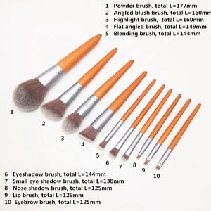 Set di 10 Pennelli per Trucco con Manico in Legno, Strumenti di Bellezza per Fondotinta, Ombretto e Blush Personalizzati - Product Image 3