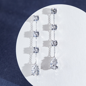 Pendientes de diamantes con forma de pera y redonda en oro amarillo de 18 quilates Messi Jewelry MSE-848 para mujer - Product Image 3
