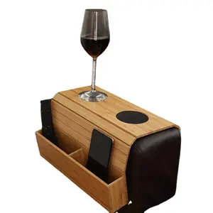 Meja nampan sandaran tangan sofa hitam, dengan desain paling populer organizer sofa bambu dengan pemegang cangkir hitam nampan sofa untuk lengan