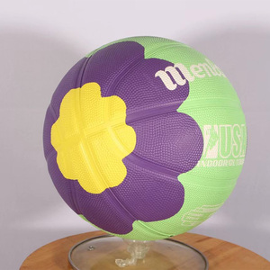 Pelota de Baloncesto de Goma Personalizada con Logotipo, Mini Pelota de Goma Verde y Negra para Exteriores - Product Image 5