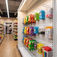 Crochets robustes en métal pour panneaux perforés 2026, à une ou deux pointes, pour présentoirs de vente au détail et étagères de supermarché, directement de l'usine