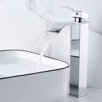 Robinet de salle de bain moderne de luxe en or brossé, cascade, sur pied, à poignée unique, pour douche et baignoire, avec mélangeur d'eau
