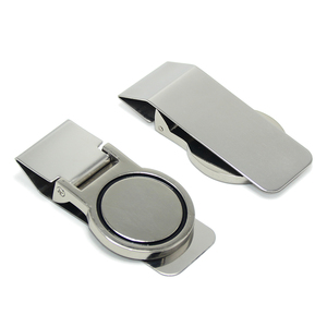 Minimalistische ronde portemonnee van roestvrij staal voor bankpassen, geld en tickets, met metalen geldclip. - Product Image 5