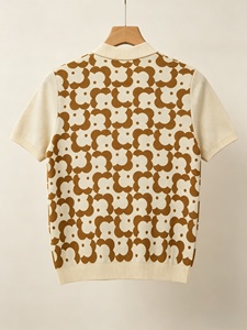 เสื้อโปโลถักลายแจ็คการ์ดวินเทจสำหรับผู้ชาย แขนสั้น คอวี ลายเรขาคณิต เสื้อลำลอง เสื้อสเวตเตอร์ที่ผลิตอย่างยั่งยืน - Product Image 4