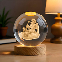Boule de cristal ange personnalisée gravée au laser 3D avec base en bois LED pour cadeaux commémoratifs d'ange gardien