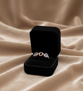 Anillo Clásico de Oro de 18 Quilates con Amatista Harmony - Product Image 2