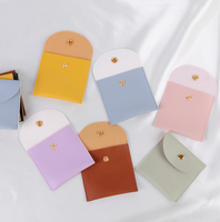 Jinsky Enveloppe à bijoux personnalisée en cuir PU Pochette pour boucles d'oreilles avec bouton en couleur rose café violet