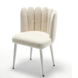 Sedia da Pranzo Ergonomica in Velluto Stile Nordico: Comoda per Lunghe Sedute, Semplice Sedia da Pranzo Bianca - Product Image 1