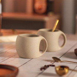 Ensemble de tasses à café <span class=keywords><strong>en</strong></span> céramique de style japonais créatif personnalisable <span class=keywords><strong>en</strong></span> gros avec soucoupe <span class=keywords><strong>en</strong></span> <span class=keywords><strong>bois</strong></span> - Product Image 4