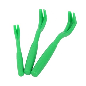 Vente en gros d'usine, outil 3 en 1 pour enlever les tiques, pinces pour animaux de compagnie, éliminateur de puces et de tiques pour chats et chiens - Product Image 1