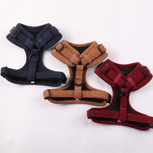 <span class=keywords><strong>Harnais</strong></span> <span class=keywords><strong>pour</strong></span> animaux de compagnie OKEYPETS, nouvelle mode, couleur unie, <span class=keywords><strong>harnais</strong></span> en maille de velours côtelé écologique, ensemble de laisse <span class=keywords><strong>pour</strong></span> chien, marche en plein air, fournitures <span class=keywords><strong>pour</strong></span> animaux de compagnie - Product Image 4