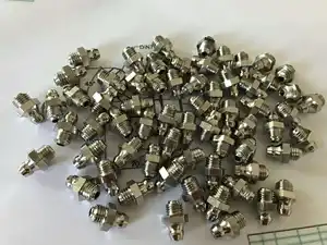 Gümüş ton 45 derece paslanmaz çelik gresörlüğü araba kullanımı bağlantısı (M10)