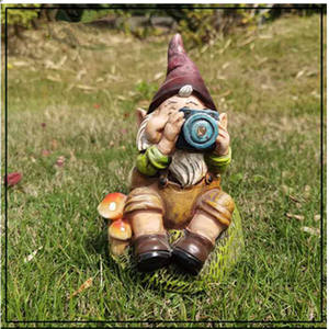 Estatuilla de elfo de luz Solar para jardín al aire libre, respetuosa con el medio ambiente, estatua de enano brillante para decoración de balcón de Navidad, Material de resina - Product Image 3