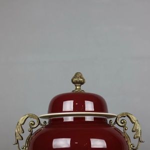 Vase en céramique rouge royal à double anse, de qualité supérieure, fabriqué en four officiel, pour la production de vases et d'ornements en porcelaine haut de gamme, modèle 131. - Product Image 5