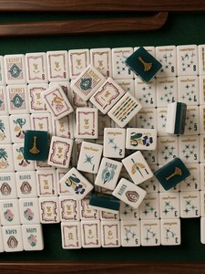Juego de Mahjong Americano de Lujo con Hojas de Ginkgo Azules, 160 Fichas de Acrílico, Estándar NMJL, Ecológico, Listo para Enviar - Product Image 4