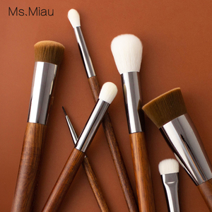 Ensemble de pinceaux de maquillage professionnels pour cheveux mixtes, respectueux de la peau, 7 pièces, visage, eye-liner, sourcils, anticernes, brillant à lèvres, pinceau plat, toucher doux - Product Image 2