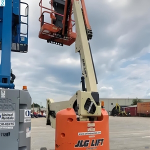 رافعة ذراع مفصلية <span class=keywords><strong>JLG</strong></span> E450AJ موديل 2020، حمولة 227 كجم، نظام بطارية 48 فولت، محرك كهربائي، علبة تروس، مضخة، استهلاك وقود منخفض - Product Image 6