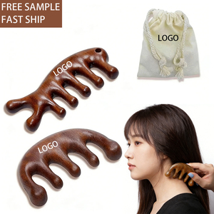 Pettine per Massaggio Corpo in Legno di Sandalo Verde Naturale con Logo Personalizzato, Spazzola a Denti Larghi Fatta a Mano per Massaggio del Cuoio Capelluto, per Uso Professionale - Product Image 1