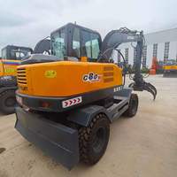 Excavatrice XINYUAN C80W à haute mobilité, flèche renforcée, cabine à vue panoramique, faible coût d'entretien, prête pour l'exportation mondiale