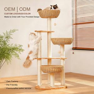 Moderno Grande Tiragraffi per Gatti in Legno Massello con Cesto in Rattan Integrato, Colonna in Sisal, Giocattolo con Palla in Peluche, per Dormire, Tirare e Giocare - Product Image 1