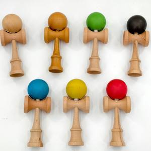Jouet traditionnel en bois Kendama et boule de jade pour enfants, fabriqué directement en usine dans <span class=keywords><strong>la</strong></span> province du Zhejiang - Product Image 1