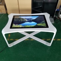 Table de style intérieur numérique autoportant LCD électronique écran tactile Table affichage publicitaire pour kiosque de jeu