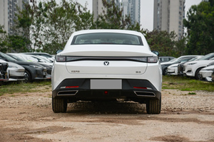 Vente en gros de véhicules Changan : Nouvelle berline hybride automatique Changan Eado PHEV, voitures électriques neuves fabriquées en Chine à vendre - Product Image 4