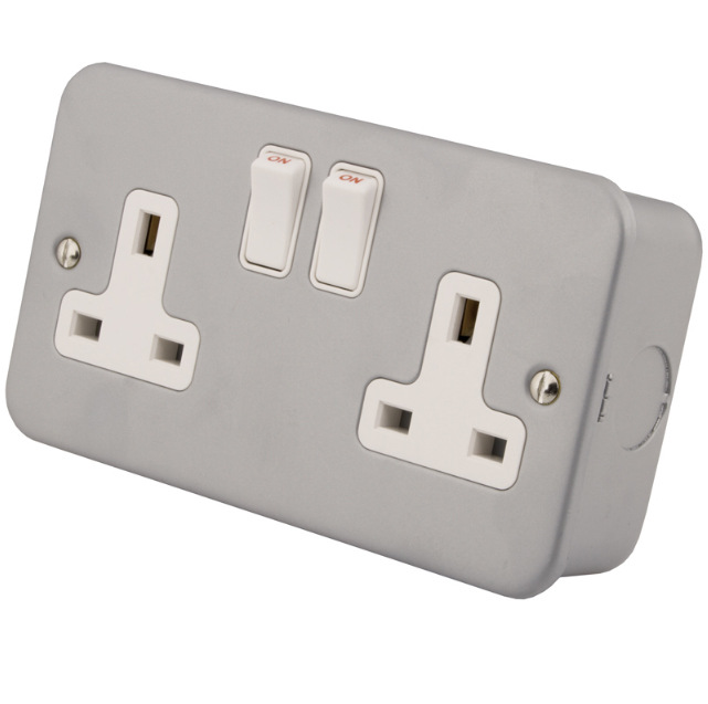British Standard Iron Box Socket Switch 1 GANG 13A SWITCHED SOCKET