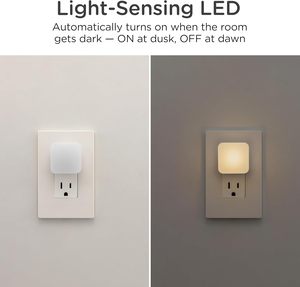 ไฟกลางคืนเด็กเล็ก 0.3W รูปทรงสี่เหลี่ยม LED พร้อมเซ็นเซอร์ตรวจจับแสง  แบบเสียบปลั๊ก ให้แสงนุ่มนวลอบอุ่น เหมาะสำหรับห้องนอน ห้องน้ำ ห้องครัว - Product Image 2