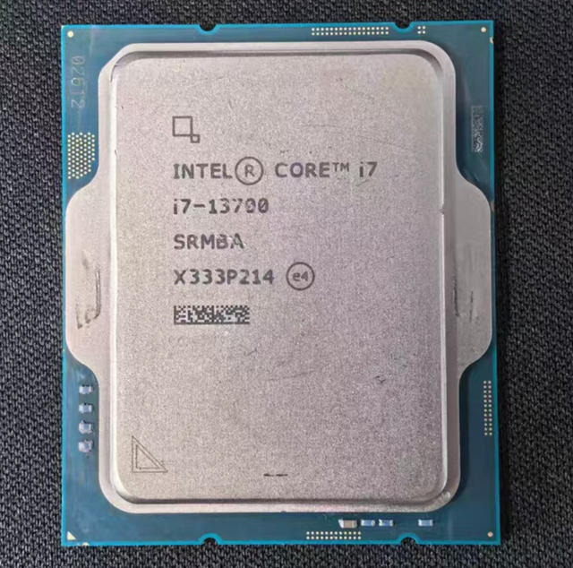 For Used Intel Core I7-13700 Desktop CPU 16-Core 24-Thread up to 2.1GHz LGA1700 Processor With UHD 770 Graphics