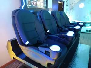 Simulador de Películas de Montaña Rusa de Cine 9D de 4 Asientos, Máquina de Juegos de Realidad Virtual - Product Image 3