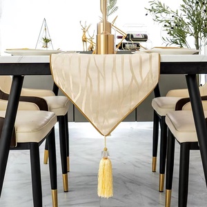 Camino <span class=keywords><strong>de</strong></span> <span class=keywords><strong>mesa</strong></span> <span class=keywords><strong>de</strong></span> poliéster <span class=keywords><strong>de</strong></span> ganchillo, respetuoso con el medio ambiente, Color verde - Product Image 5