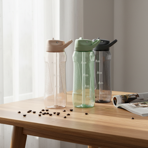 Bouteille d'eau sport en Tritan sans BPA avec paille et couvercle, poignée texturée, compatible lave-vaisselle <span class=keywords><strong>pour</strong></span> l'hydratation en extérieur - Product Image 1