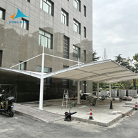 Structure de toit en tissu personnalisée, moderne, pour garage extérieur, imperméable, en PVDF, à structure arquée, ignifuge, résistante aux UV, pour abri de stationnement de voiture