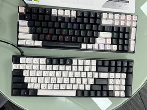 คีย์บอร์ดสำหรับเล่นเกมกลไกแบบมีสาย<span class=keywords><strong>100</strong></span>คีย์ใหม่แป้นพิมพ์สีฟ้า kailh ตัวสวิตช์ <span class=keywords><strong>RK</strong></span> แกนสีรุ้งแบบมีไฟอินเทอร์เฟซแบบ C ภาษาอังกฤษ - Product Image 6