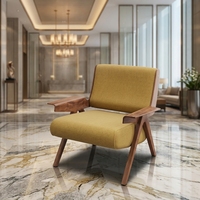 Fauteuil de luxe moderne pour hall d'hôtel, fauteuil lounge en bois de style mid-century, chaise individuelle pour réception commerciale ou zone d'attente de complexe hôtelier