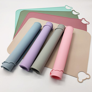 Ensemble d'alimentation pour bébé en silicone à motif de dessin animé personnalisé pour enfants, comprenant des bols, des tasses et une sucette, compatible lave-vaisselle, écologique - Product Image 6