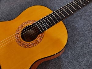 Smiger - <span class=keywords><strong>Guitarra</strong></span> Flamenca de 39 Pulgadas, Nueva Llegada, Tapa de Abeto Sólido, Fondo y Lados de Ciprés, Acabado Brillante, Sin Cutaway, <span class=keywords><strong>con</strong></span> Trastes de Punta Redonda - Product Image 2