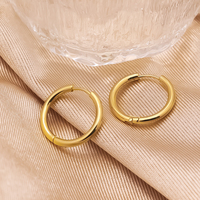 Boucles d'oreilles créoles classiques en acier inoxydable plaqué or 18 carats, fermoir à clic rond, résistantes au ternissement, empilables, bijoux unisexes