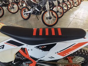 RUNPRO 2025 Vente d'usine Moto tout-terrain haute performance 250CC 2 temps à refroidissement liquide certifiée CE pour adultes 12L - Product Image 6