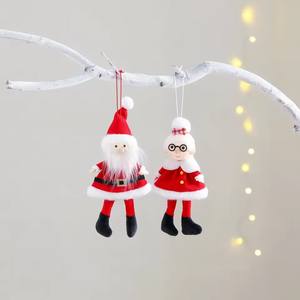 1pcs Nouvelles décorations <span class=keywords><strong>de</strong></span> Noël créatives, pendentifs en peluche Père Noël et grand-mère, petites figurines et cadeaux du Nouvel An - Product Image 2