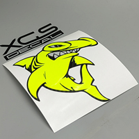 Pegatina de vinilo reflectante multicapa resistente al agua y a los rayos UV, calcomanía de tiburón sonriente satánico de dibujos animados troquelada de 12 cm para ventana de motocicleta