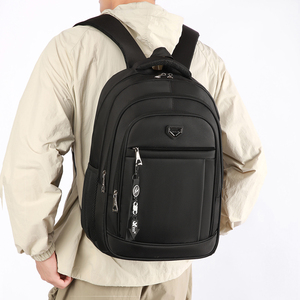 Zaino Minimalista Nero Versatile con Dettagli Blu e Gialli: Ideale per Pendolarismo, Campus e Viaggi Leggeri - Product Image 6