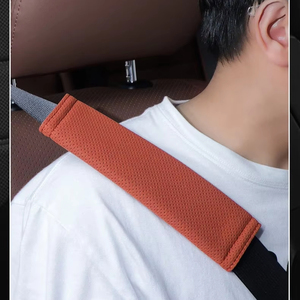 Couvre-ceinture de sécurité de voiture universel avec logo personnalisé d'usine, coussinets doux pour ceinture de sécurité de voiture, coussinets d'épaule pour ceinture de sécurité de voiture - Product Image 1