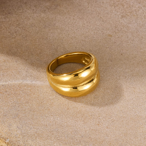 Nhà Máy Bán buôn giá thiết kế độc đáo chất lượng cao phụ nữ phong cách phương Tây Nhẫn cưới thép không gỉ trang sức IP vàng mạ Vòng - Product Image 6