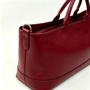Factory Custom Genuine <strong>Leather</strong> Tote <strong>Bag</strong> for <strong>Women</strong> Minimalist Design Wholesale OEM ODM Soft <strong>Leather</strong> Handbag - Product Image 4