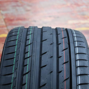 ยางรถยนต์นั่งส่วนบุคคลขนาด 285/35ZR22 พร้อมล้อ  ระยะทางวิ่งไกล  ยึดเกาะถนนได้ดี  ประสบการณ์การขับขี่ที่สะดวกสบาย เหมาะสำหรับครอบครัว  ความเร็วสูง - Product Image 4